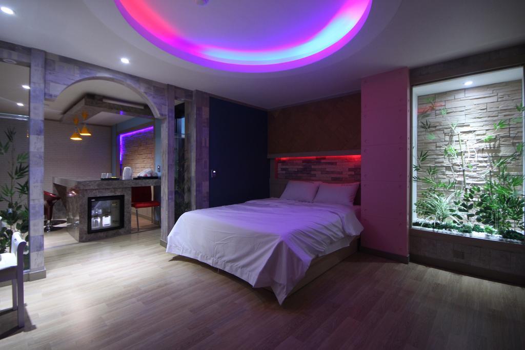 Pohang Wow Motel Ruang foto