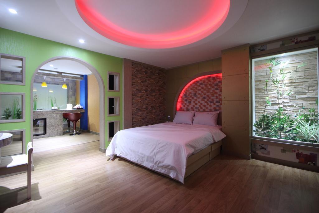 Pohang Wow Motel Ruang foto